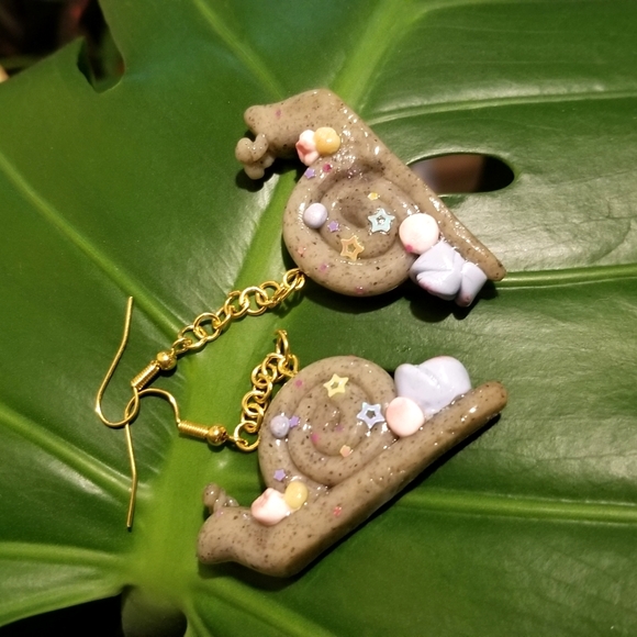 Garden Stone Snails 🌷🐌 - Picture 2 of 2